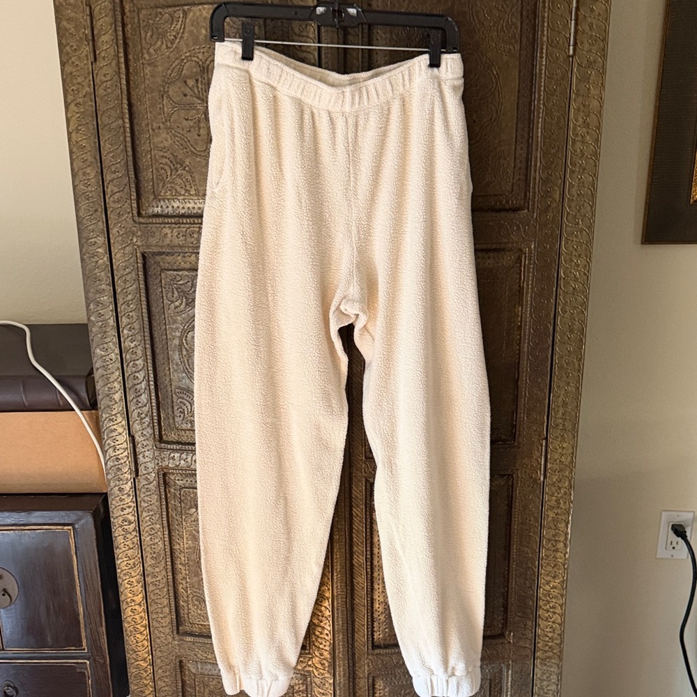 Monrow Stretch  terry sweats with pockets